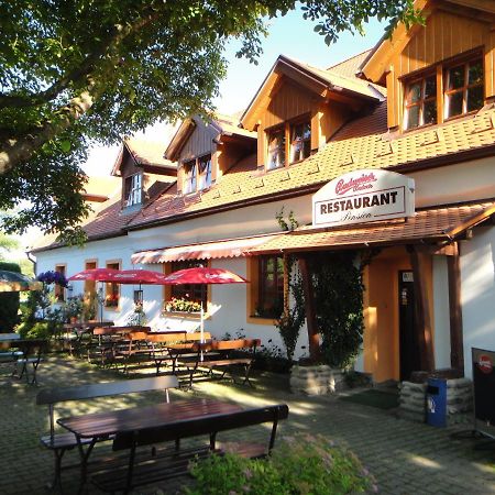 Pension & Restaurant U Konske Drahy Holkov Velešín Exteriör bild