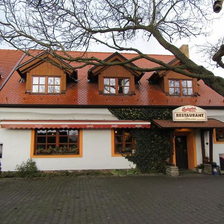 Pension & Restaurant U Konske Drahy Holkov Velešín Exteriör bild
